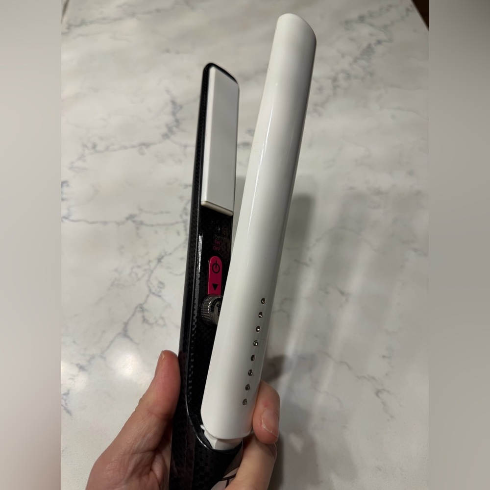 T3 White and Black Hair Straightener